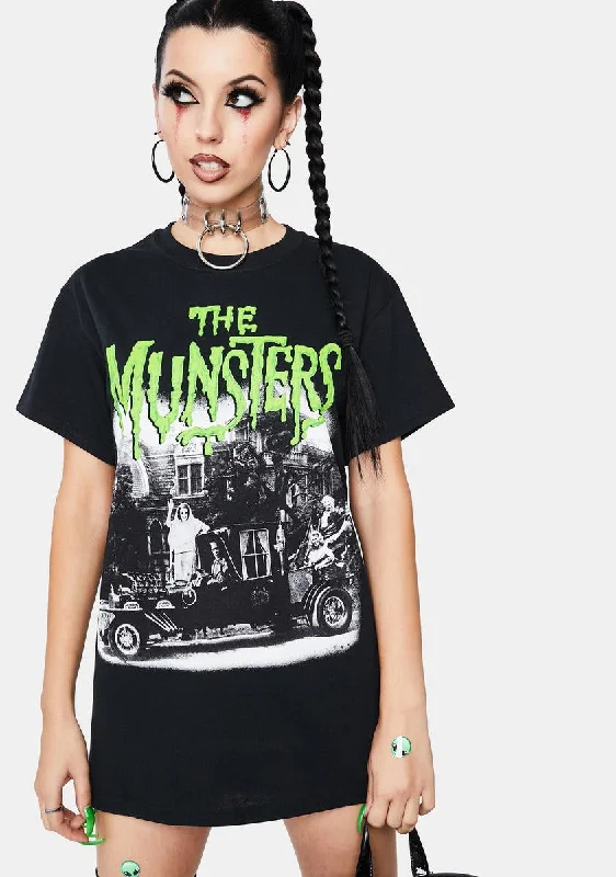 Women's Outerwear Attire Munster Family Coach Graphic Tee