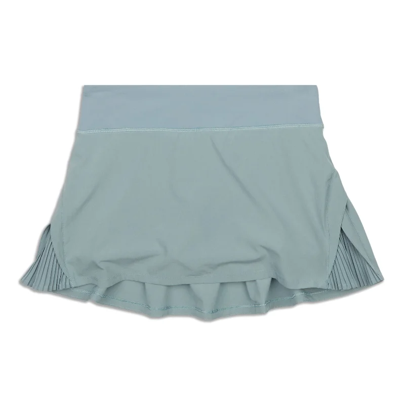 Trend Alert Play Off The Pleats Skirt - Resale